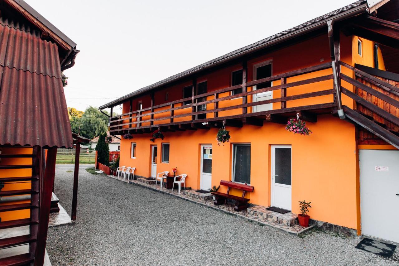 Iris Panzio Hotel Praid Buitenkant foto