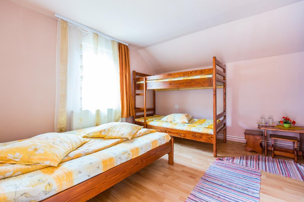 Iris Panzio Hotel Praid Buitenkant foto