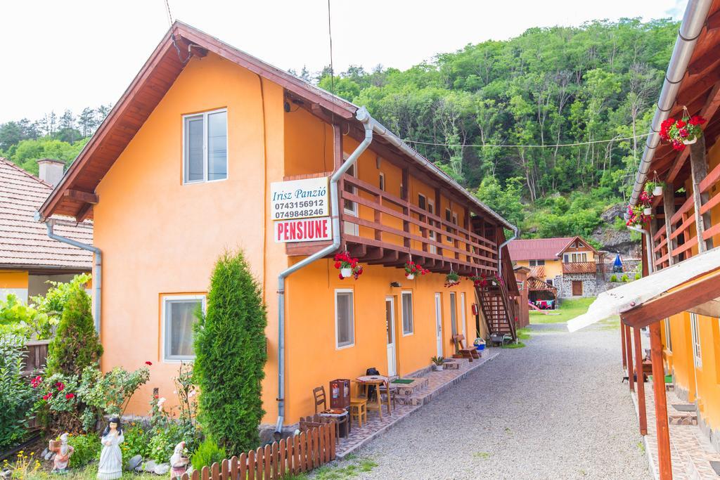 Iris Panzio Hotel Praid Buitenkant foto